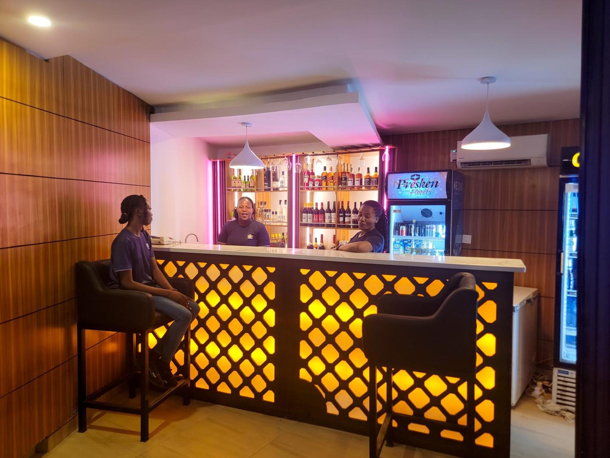 Presken Hotels Alade Avenue Ikeja Luaran gambar