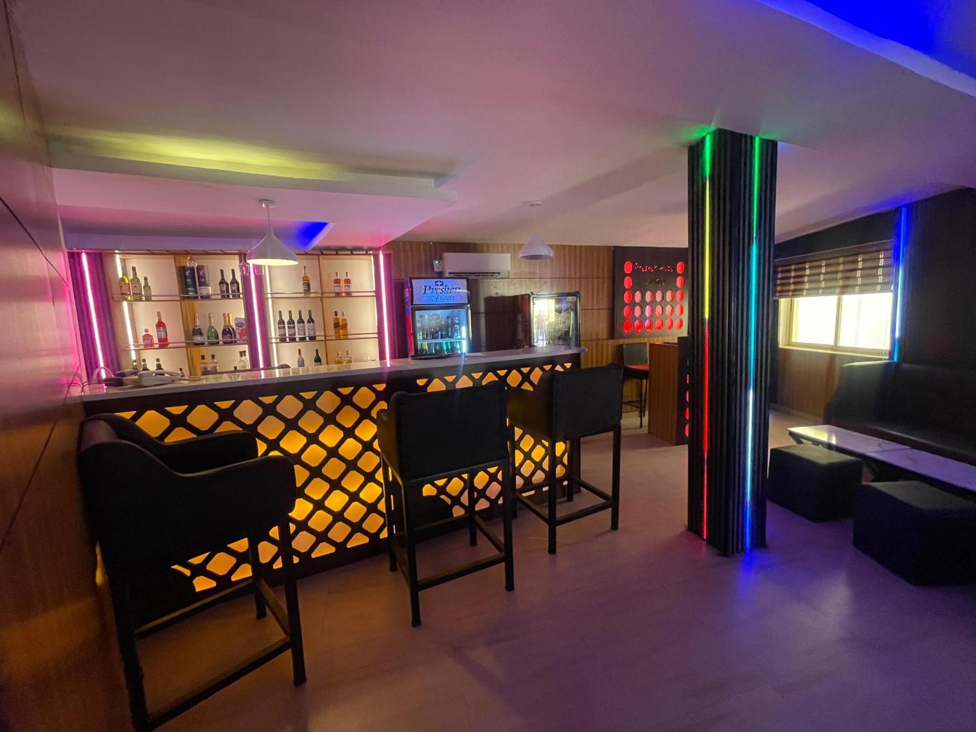 Presken Hotels Alade Avenue Ikeja Luaran gambar