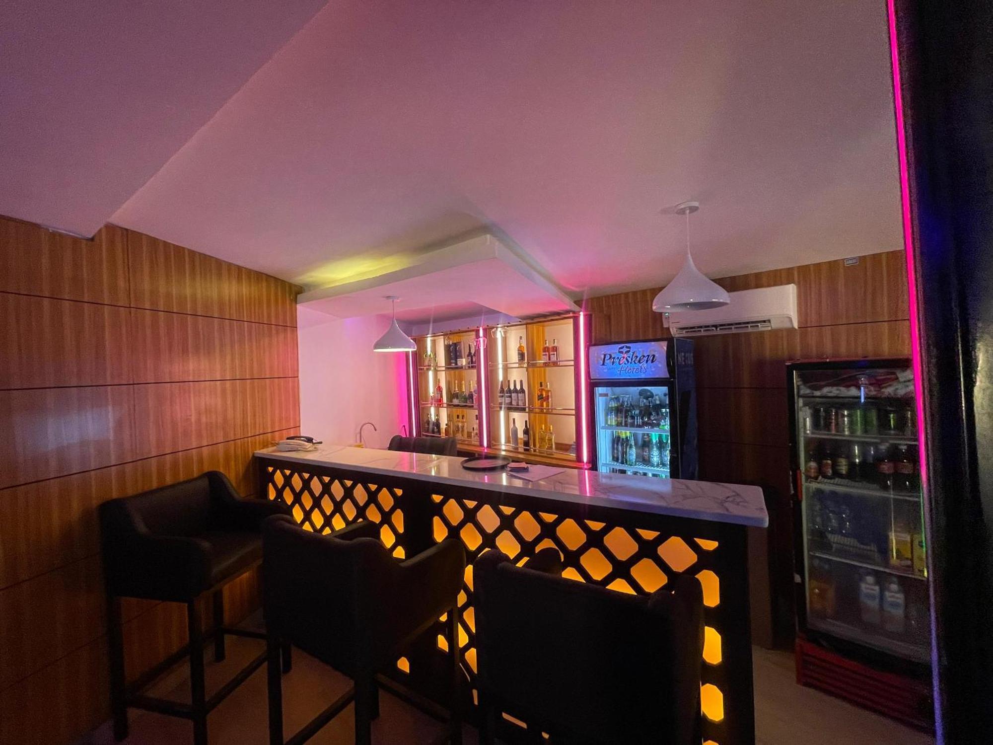 Presken Hotels Alade Avenue Ikeja Luaran gambar