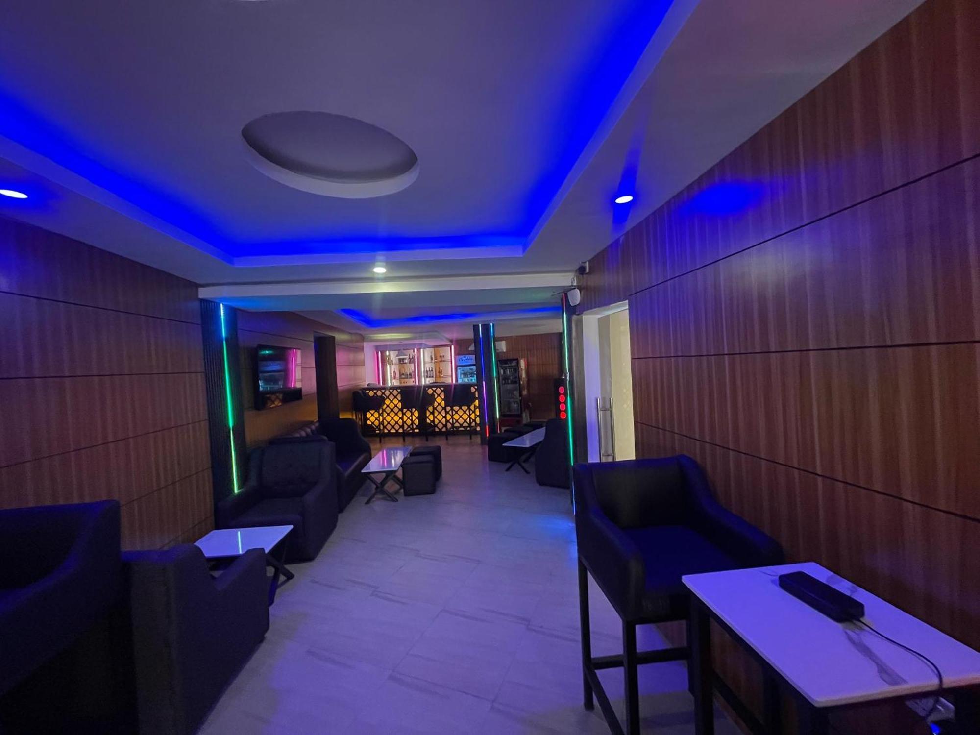 Presken Hotels Alade Avenue Ikeja Luaran gambar